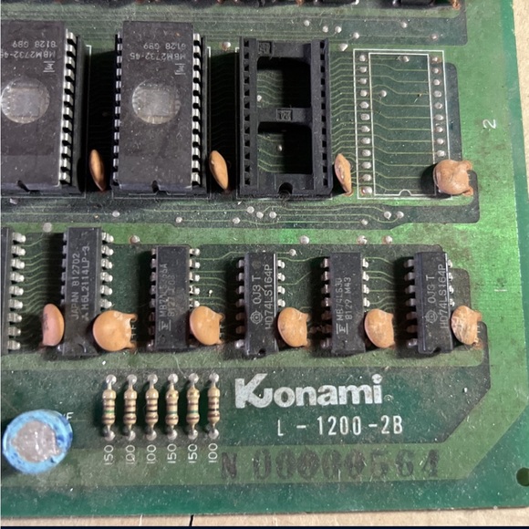 Unknown Konami Arcade Game PCB Board C7A - Picture 2 of 5